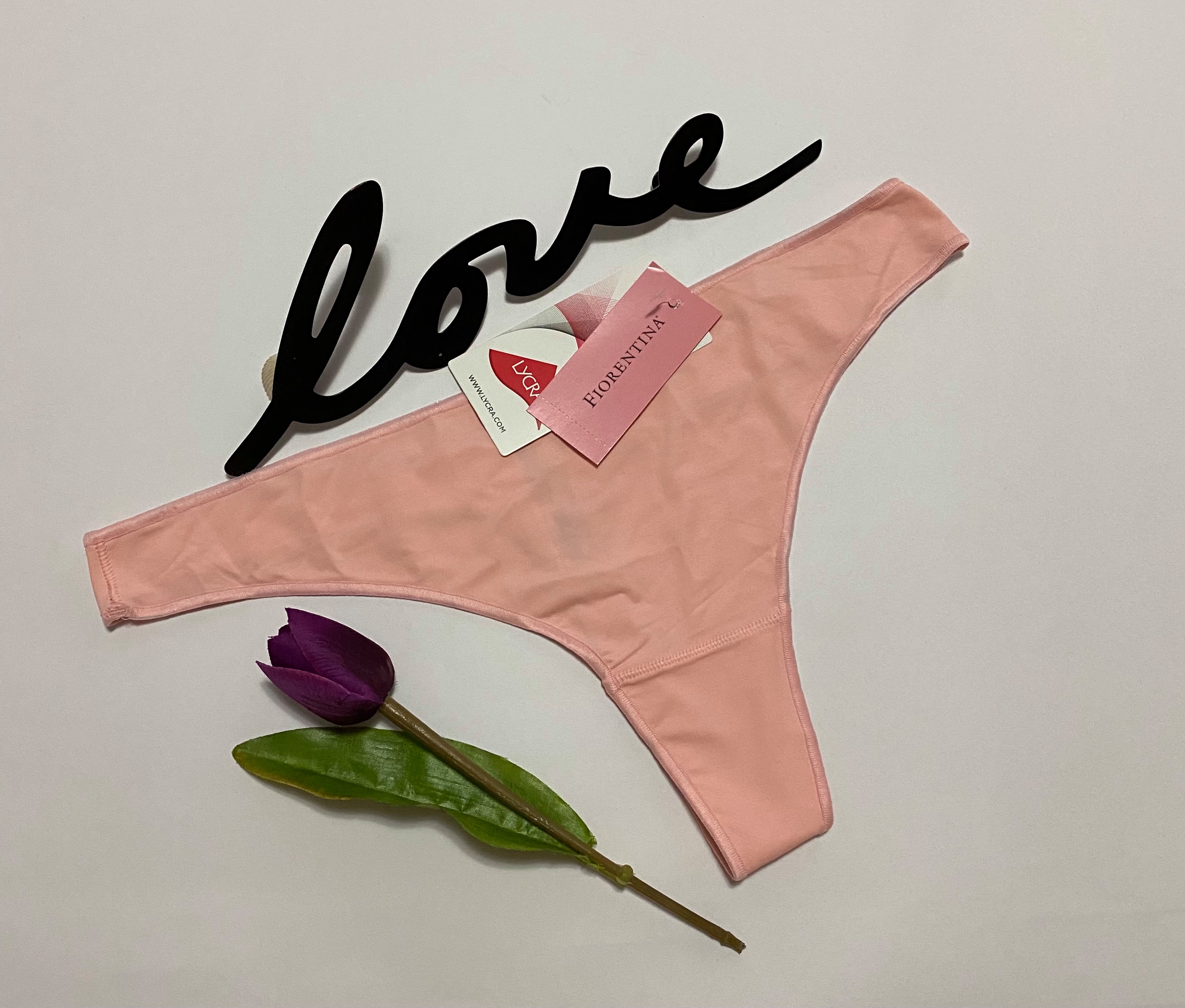 TANGA CON TRANSPARENCIA Y ENCAJE